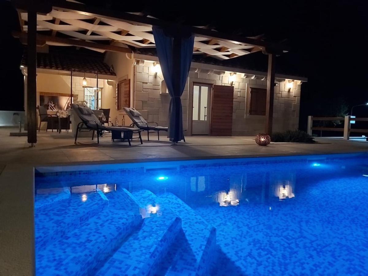 Villa Ancora Selca (Brac)